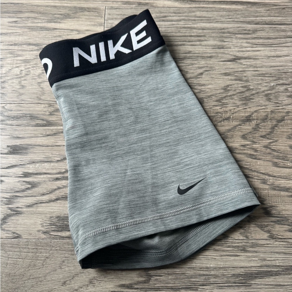 Nike Pro XS Black and Gray